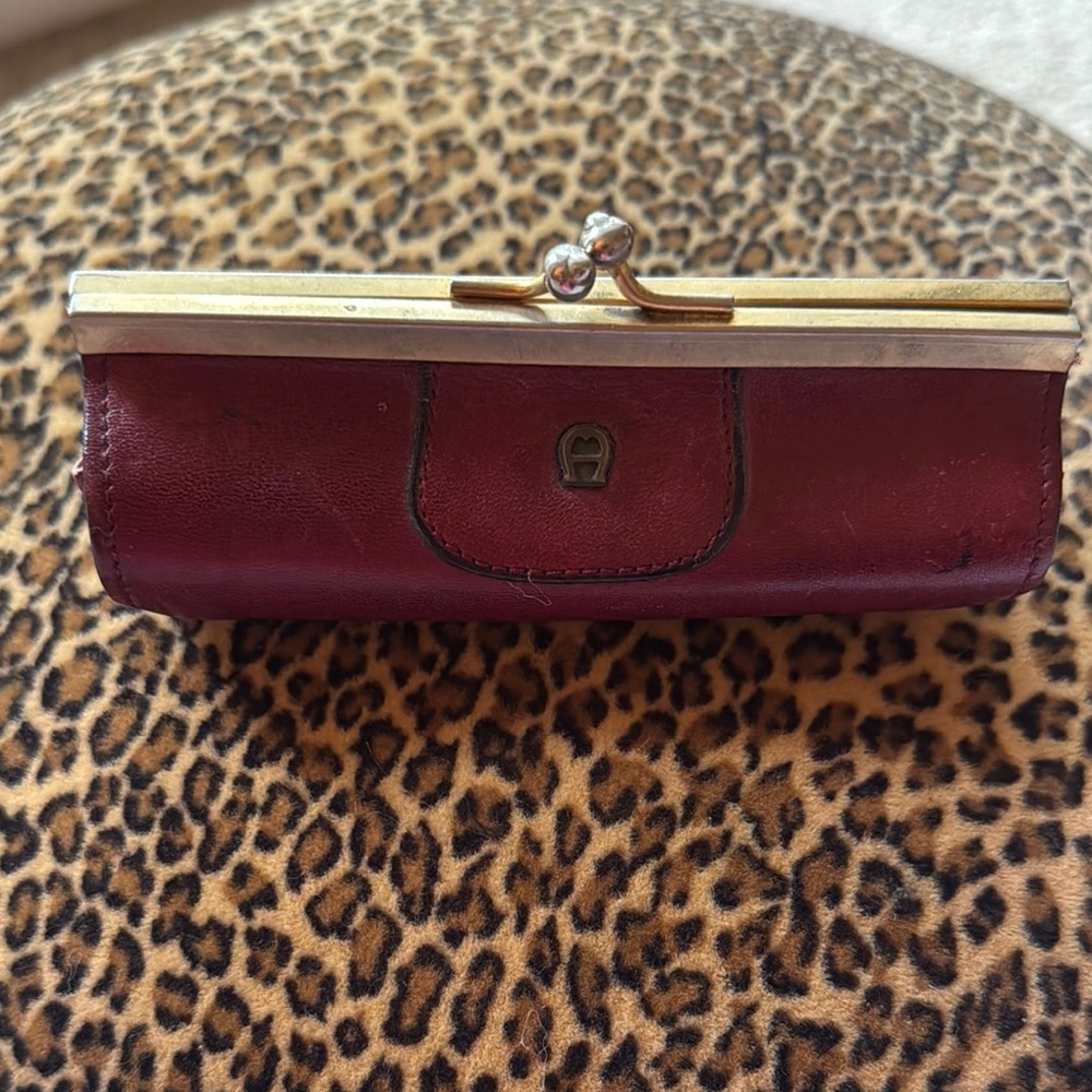 Elegant Burgundy Leather Clutch